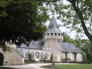 Javarzay ch&acirc;teau dates from the 16th century